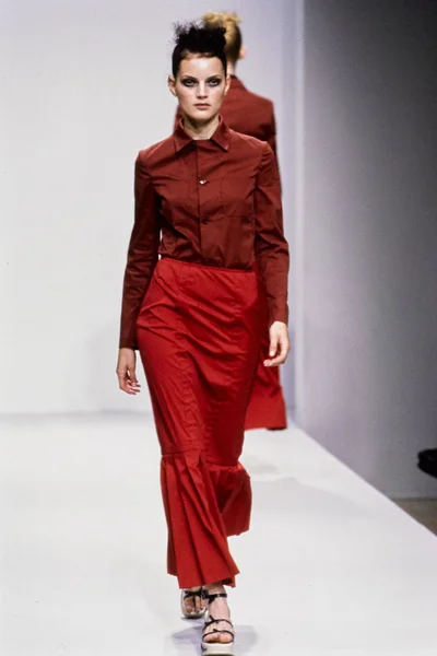 Look 16
